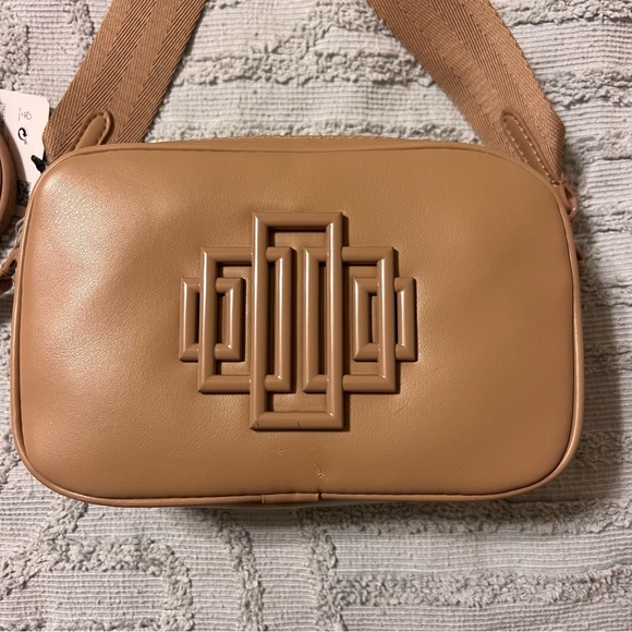 NWT Zara Tan Metal Trim Crossbody Camera Style Bag - Picture 3 of 7